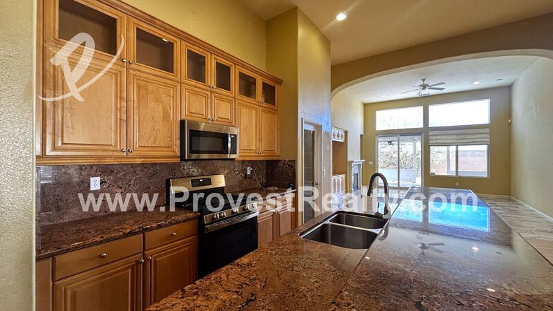 Stunning 3 Bedroom 2 Bathroom Home in Victorville!! property image
