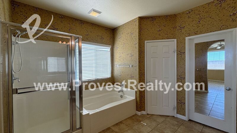 Stunning 3 Bedroom 2 Bathroom Home in Victorville!! property image