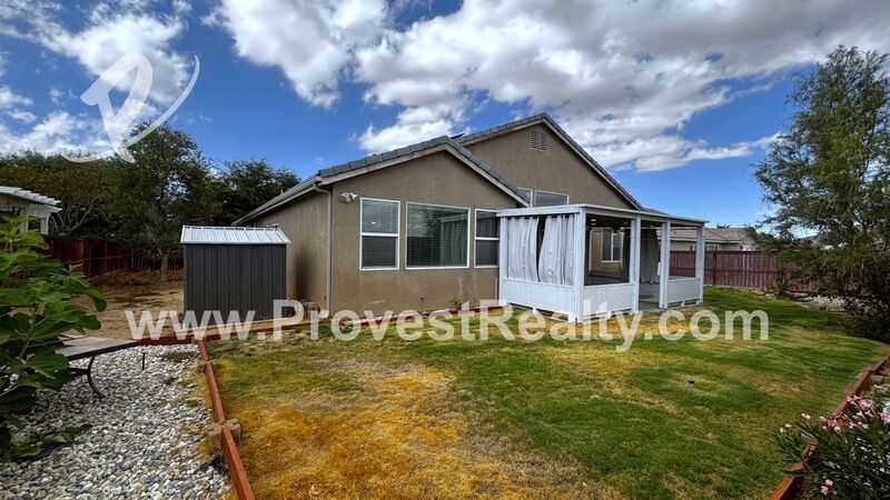 Stunning 3 Bedroom 2 Bathroom Home in Victorville!! property image