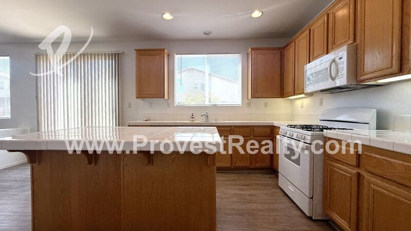 Stunning 4 Bedroom, 4 Bathroom Victorville Home!! property image