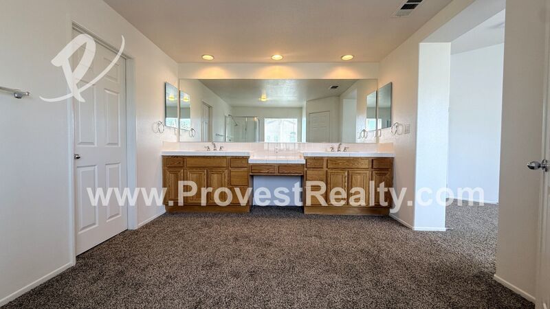 Stunning 4 Bedroom, 4 Bathroom Victorville Home!! property image
