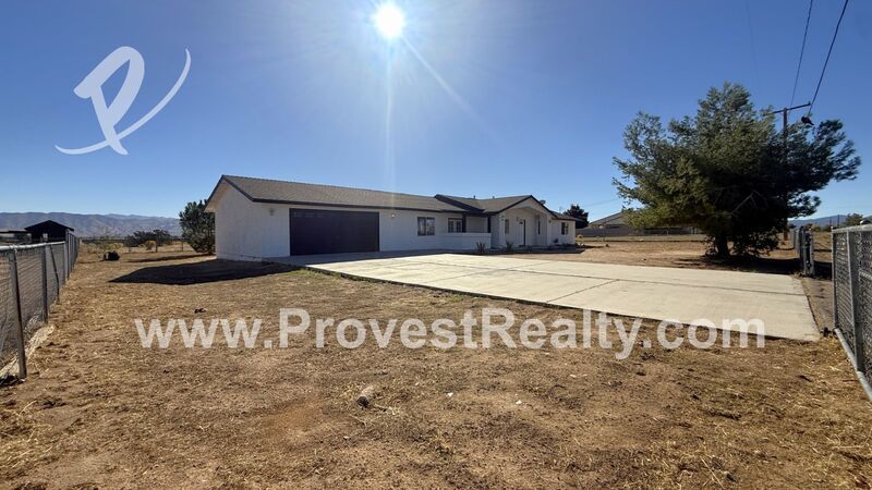 Charming 4 Bedroom, 3 Bathroom Hesperia Home!! property image
