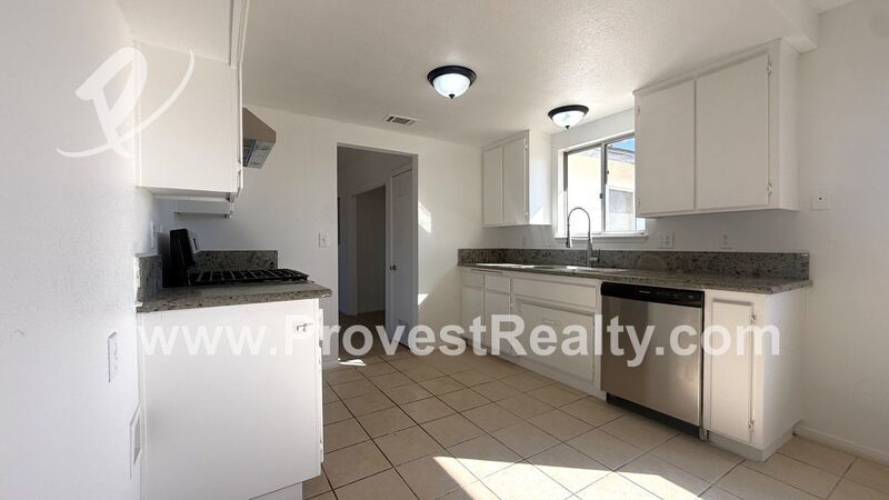 Charming 4 Bedroom, 3 Bathroom Hesperia Home!! property image