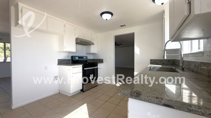 Charming 4 Bedroom, 3 Bathroom Hesperia Home!! property image