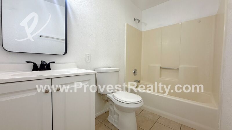 Charming 4 Bedroom, 3 Bathroom Hesperia Home!! property image