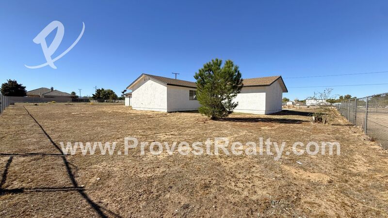 Charming 4 Bedroom, 3 Bathroom Hesperia Home!! property image