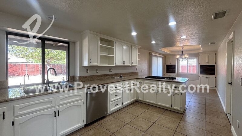 Beautiful 3 Bed, 2 Bath Home in Apple Valley!! property image