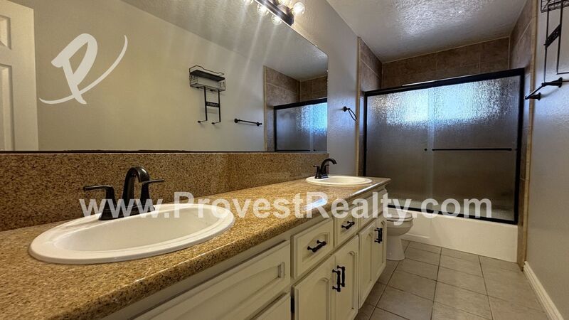 Beautiful 3 Bed, 2 Bath Home in Apple Valley!! property image