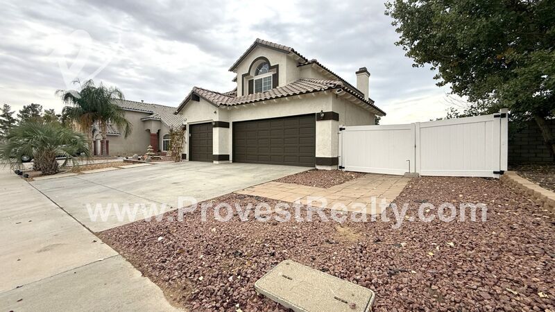 Stunning 4 Bedroom, 3 Bathroom Victorville Home!! property image