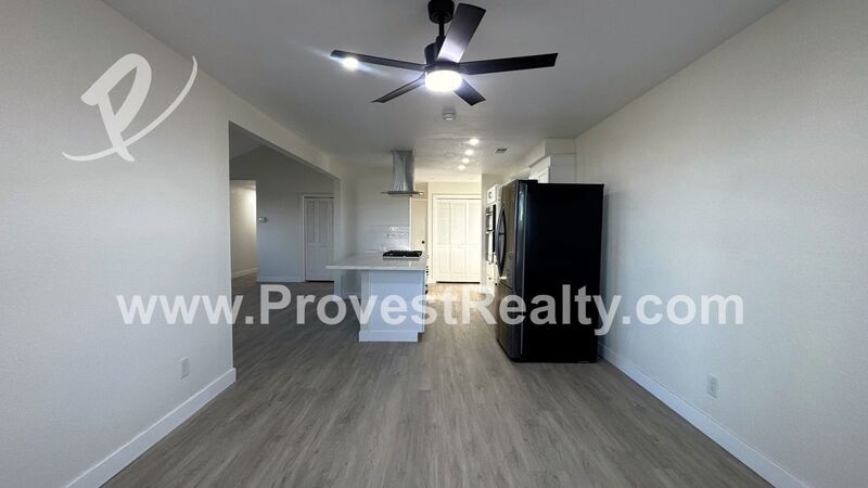 Gorgeous 3 Bedroom, 2 Bathroom House Located in Phelan!! property image