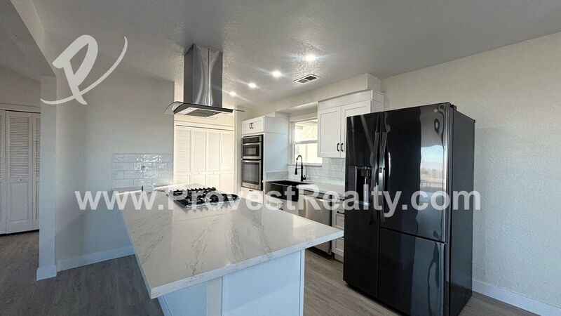 Gorgeous 3 Bedroom, 2 Bathroom House Located in Phelan!! property image