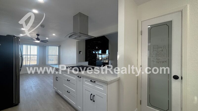 Gorgeous 3 Bedroom, 2 Bathroom House Located in Phelan!! property image