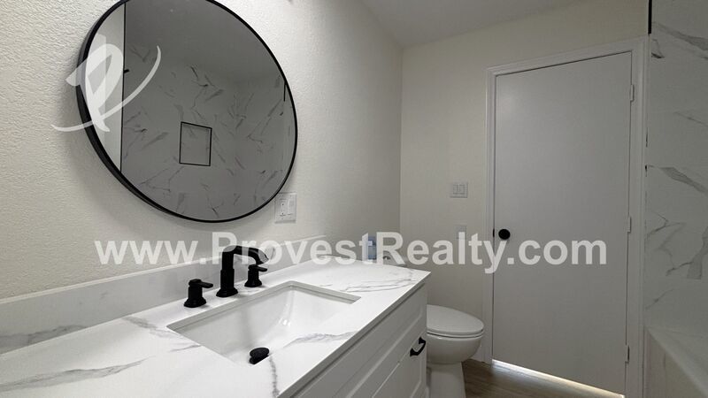 Gorgeous 3 Bedroom, 2 Bathroom House Located in Phelan!! property image