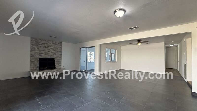 Beautiful 3 Bedroom, 2 Bathroom Hesperia Home!! property image