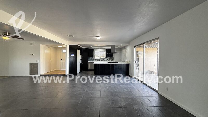 Beautiful 3 Bedroom, 2 Bathroom Hesperia Home!! property image