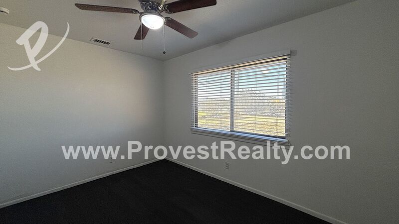 Beautiful 3 Bedroom, 2 Bathroom Hesperia Home!! property image
