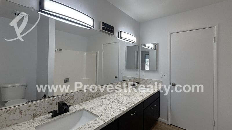 Beautiful 3 Bedroom, 2 Bathroom Hesperia Home!! property image