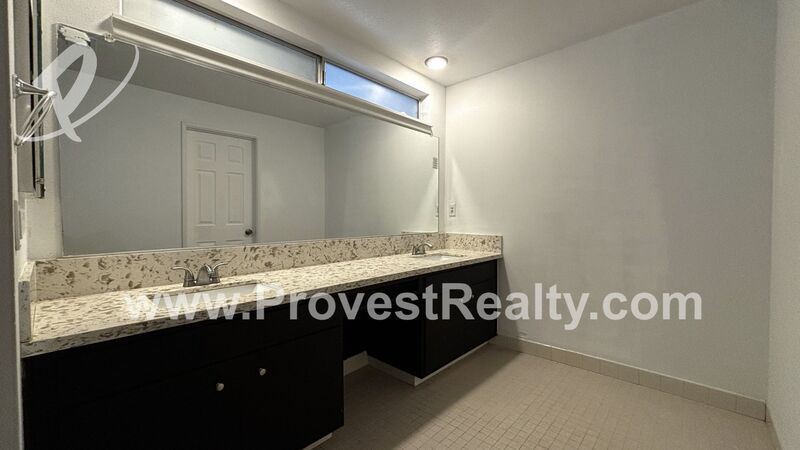 Beautiful 3 Bedroom, 2 Bathroom Hesperia Home!! property image