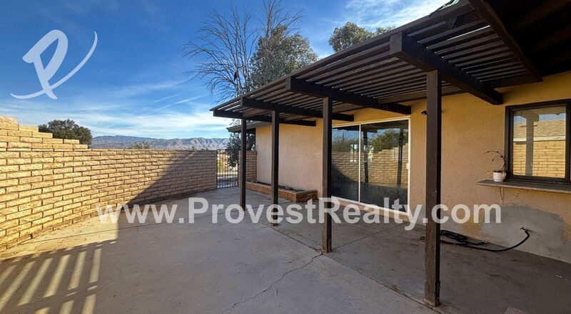 Beautiful 3 Bedroom, 2 Bathroom Hesperia Home!! property image