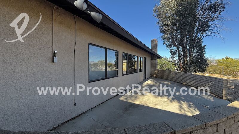 Beautiful 3 Bedroom, 2 Bathroom Hesperia Home!! property image