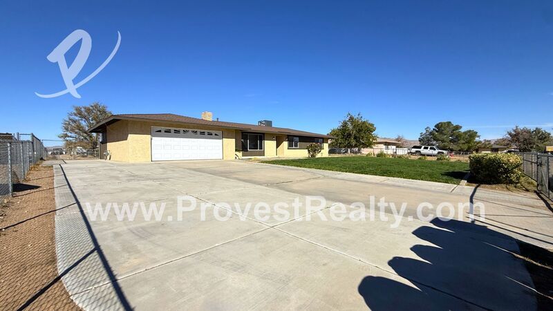 Delightful 3 Bedroom, 2 Bathroom Apple Valley Home!!! property image