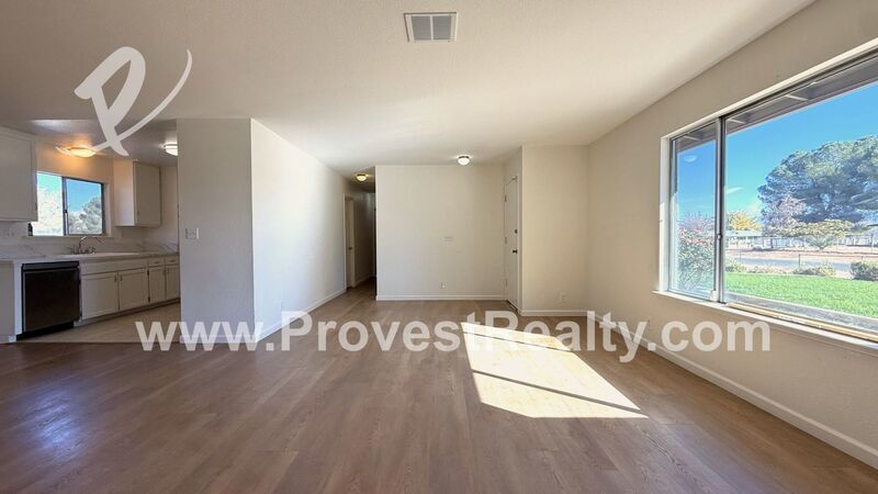 Delightful 3 Bedroom, 2 Bathroom Apple Valley Home!!! property image