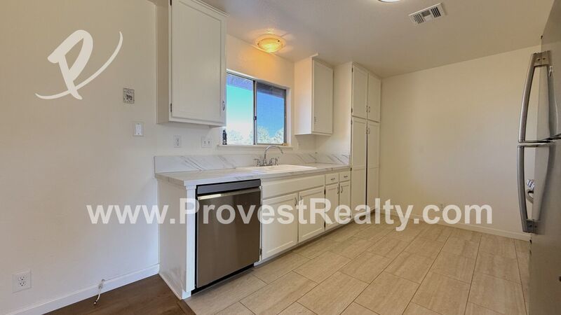 Delightful 3 Bedroom, 2 Bathroom Apple Valley Home!!! property image