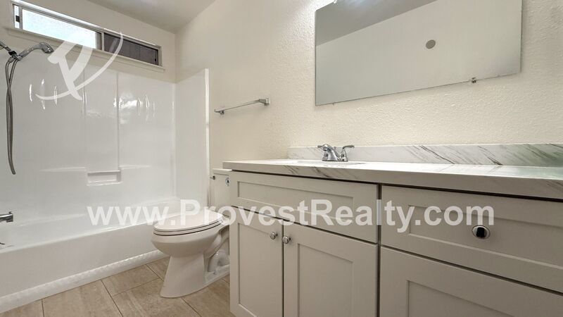 Delightful 3 Bedroom, 2 Bathroom Apple Valley Home!!! property image