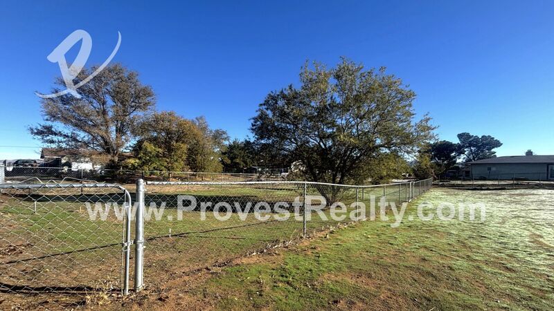 Delightful 3 Bedroom, 2 Bathroom Apple Valley Home!!! property image