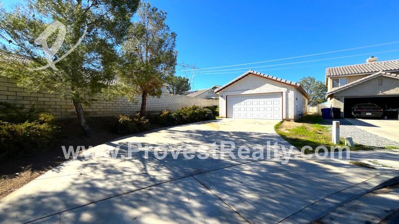 Cute 3 Bedroom, 2 Bathroom Victorville Home!! property image
