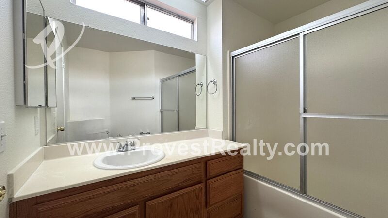 Cute & Cozy 3 Bed, 2.5 Bath 2-story Victorville Home!!! property image