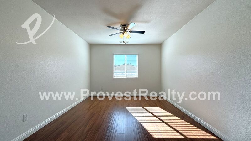 Beautiful 4 Bedroom, 3 Bathroom Oak Hills Home!!! property image