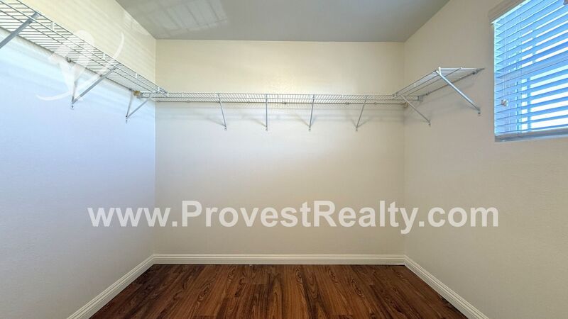 Beautiful 4 Bedroom, 3 Bathroom Oak Hills Home!!! property image