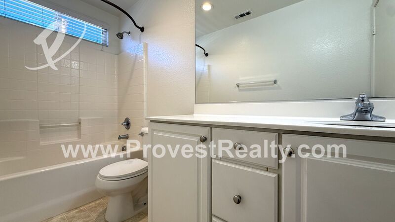 Beautiful 4 Bedroom, 3 Bathroom Oak Hills Home!!! property image