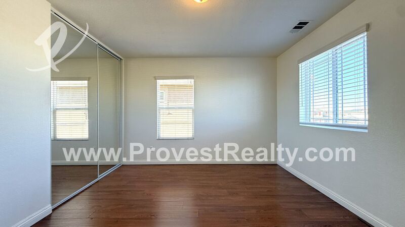 Beautiful 4 Bedroom, 3 Bathroom Oak Hills Home!!! property image