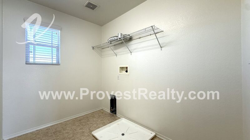 Beautiful 4 Bedroom, 3 Bathroom Oak Hills Home!!! property image