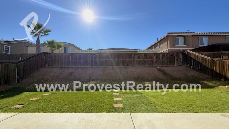 Beautiful 4 Bedroom, 3 Bathroom Oak Hills Home!!! property image