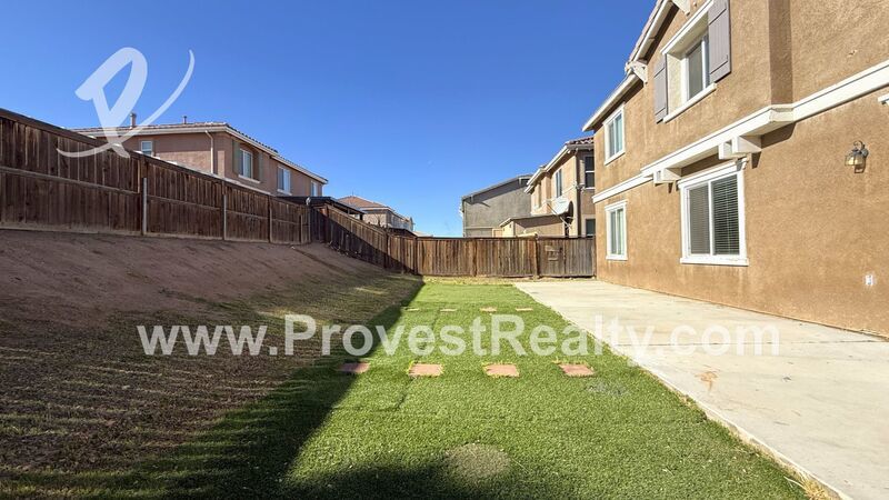 Beautiful 4 Bedroom, 3 Bathroom Oak Hills Home!!! property image