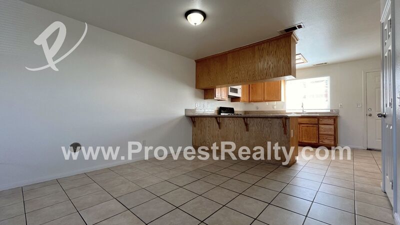 Cozy 2 bed, 1 bath & 2 half bath Victorville Townhouse! property image