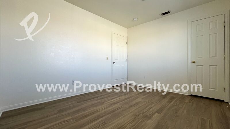 Cozy 2 bed, 1 bath & 2 half bath Victorville Townhouse! property image
