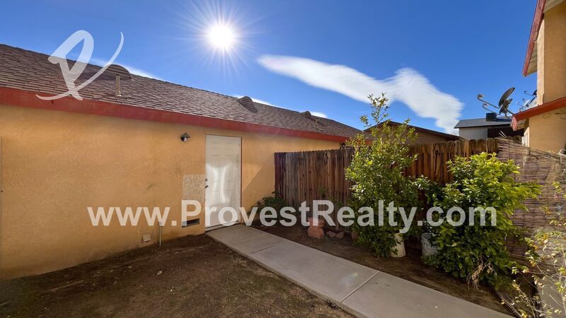 Cozy 2 bed, 1 bath & 2 half bath Victorville Townhouse! property image