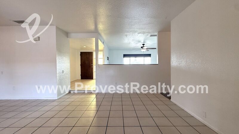 Beautiful 3 Bedroom, 2 Bathroom Apple Valley Pool Home with Solar!! property image