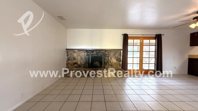 Beautiful 3 Bedroom, 2 Bathroom Apple Valley Pool Home with Solar!! property image