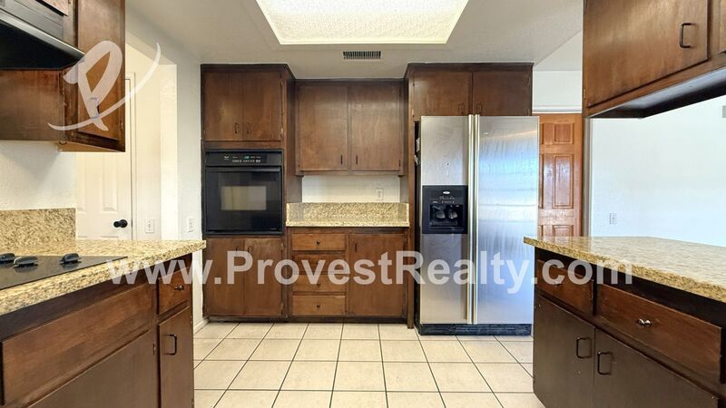 Beautiful 3 Bedroom, 2 Bathroom Apple Valley Pool Home with Solar!! property image