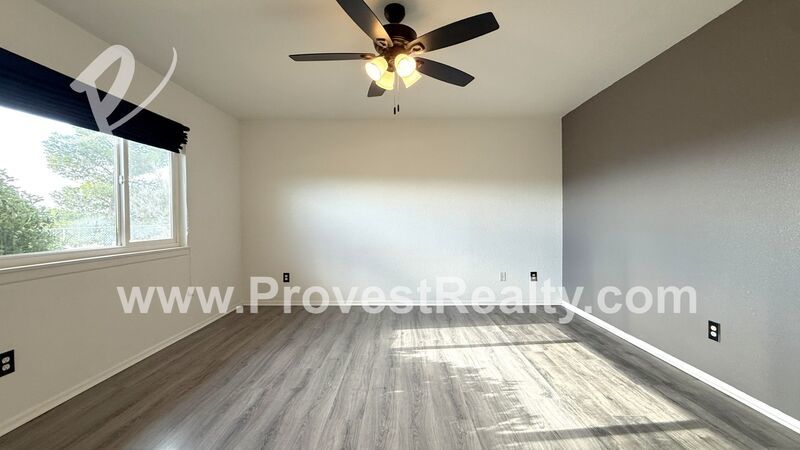 Beautiful 3 Bedroom, 2 Bathroom Apple Valley Pool Home with Solar!! property image