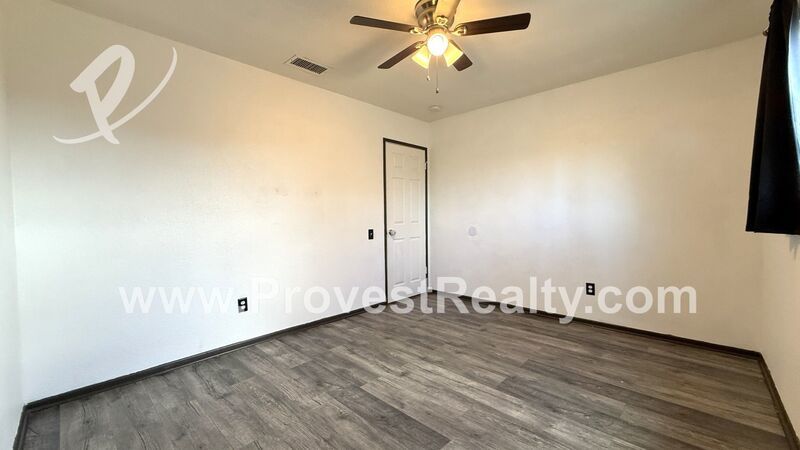 Beautiful 3 Bedroom, 2 Bathroom Apple Valley Pool Home with Solar!! property image