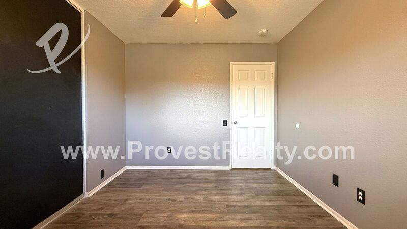 Beautiful 3 Bedroom, 2 Bathroom Apple Valley Pool Home with Solar!! property image