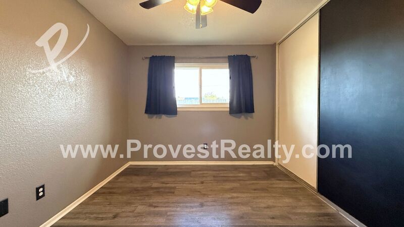 Beautiful 3 Bedroom, 2 Bathroom Apple Valley Pool Home with Solar!! property image