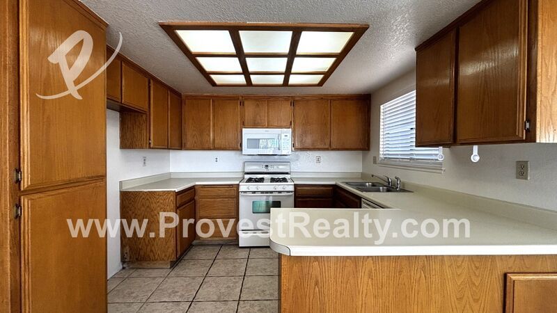 3 Bed, 2 Bath Apple Valley Home!!! property image