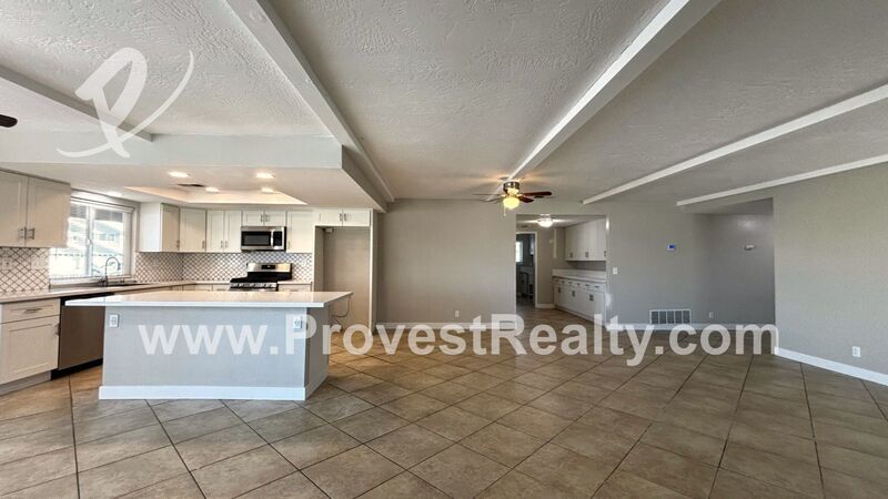 Beautiful 2 Bed, 2 Bath Waterfront Home In Spring Valley Lake!! property image